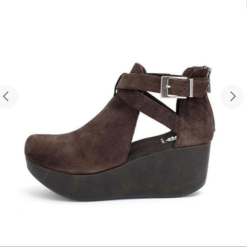 Yellow Box Balera Wedges in Brown